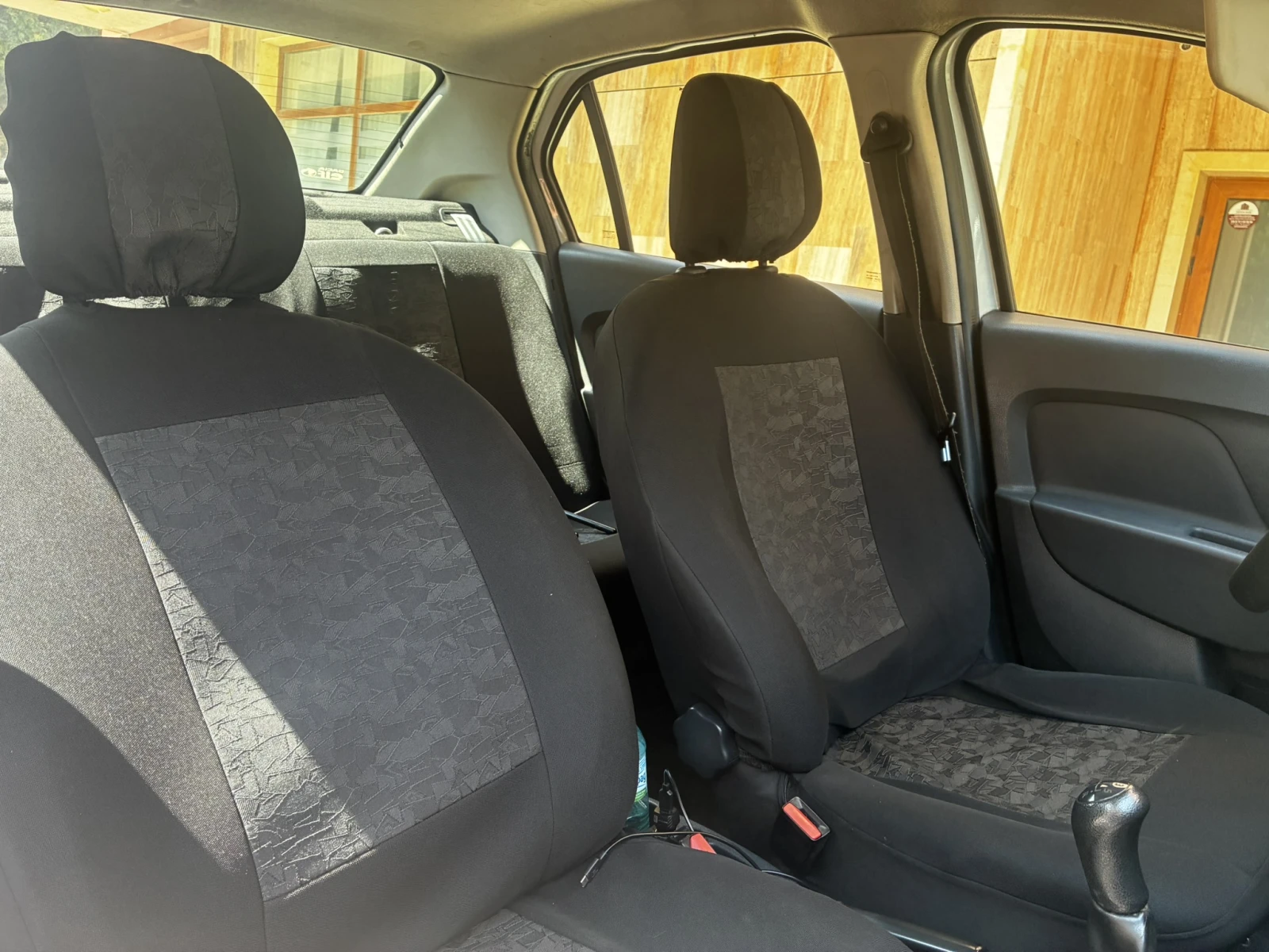 Dacia Logan, снимка 13 - Автомобили и джипове - 55584132