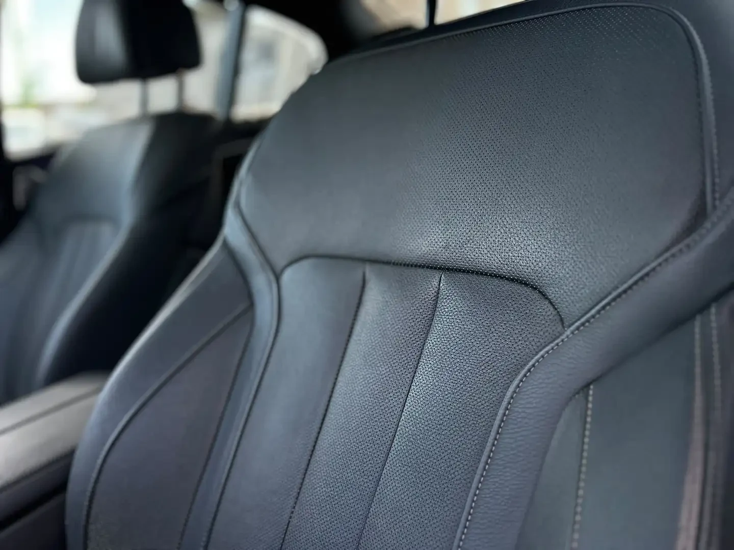 BMW 530 530i xDrive Sedan, снимка 14 - Автомобили и джипове - 55669999