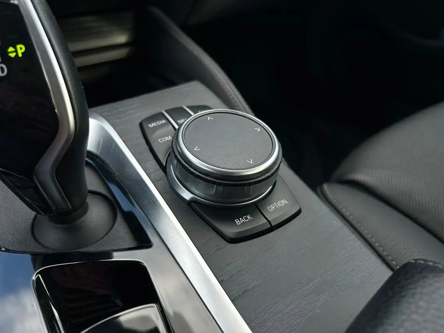 BMW 530 530i xDrive Sedan, снимка 7 - Автомобили и джипове - 55669999