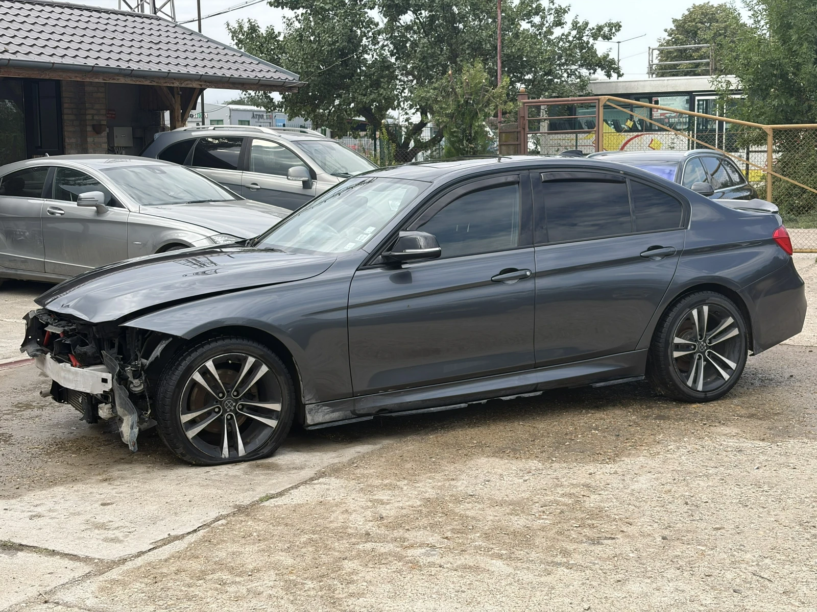 BMW 320, снимка 4 - Автомобили и джипове - 55897951