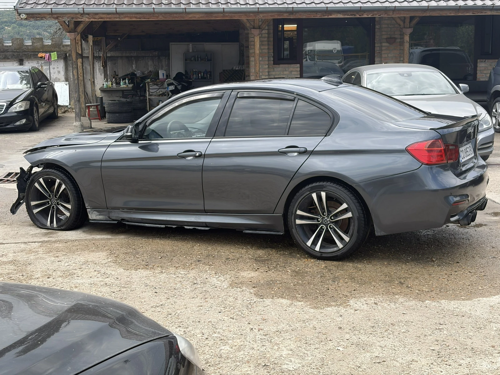 BMW 320, снимка 5 - Автомобили и джипове - 55897951