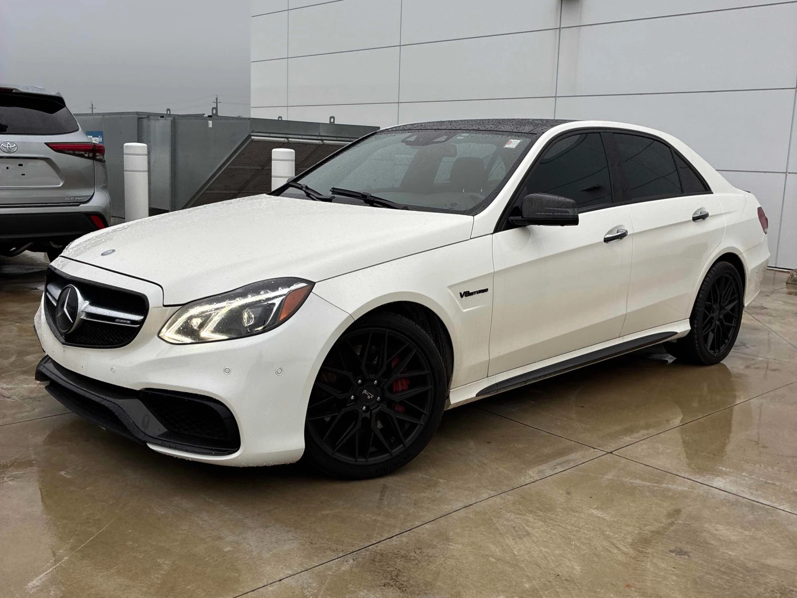 Mercedes-Benz E 63 AMG * S* АВТОКРЕДИТ БЕЗ ПЪРВОНАЧАЛНА ВНОСКА* , снимка 17 - Автомобили и джипове - 55968189