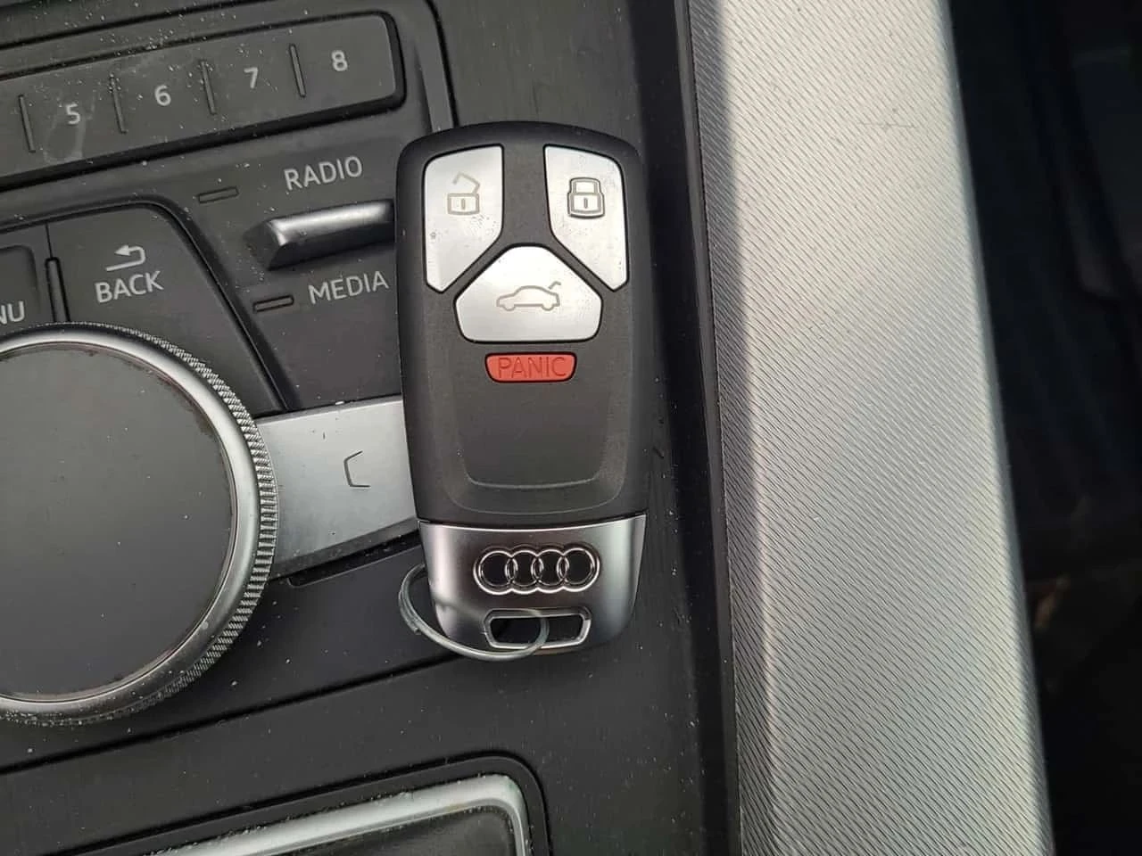 Audi A4, снимка 8 - Автомобили и джипове - 56687652
