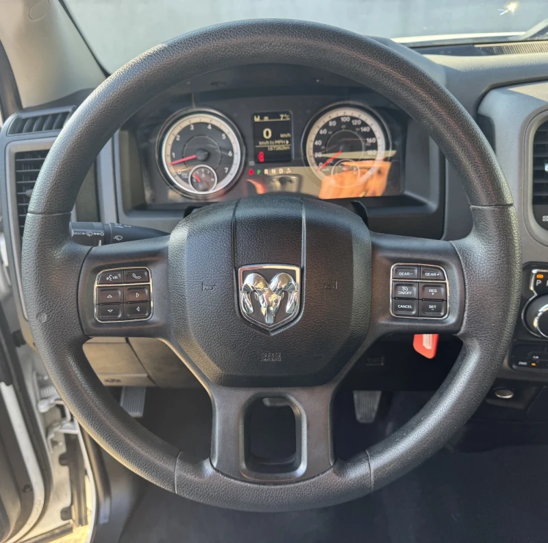 Dodge RAM 1500 5.7L V8 Tradesman Double Cab AWD, снимка 12 - Автомобили и джипове - 52800871