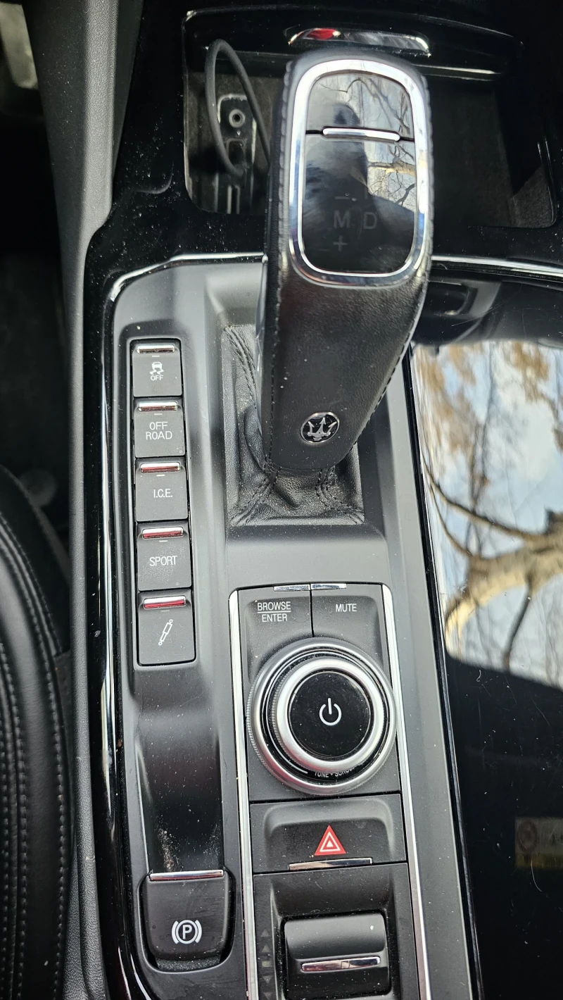 Maserati Levante GranLusso, снимка 13 - Автомобили и джипове - 53166080