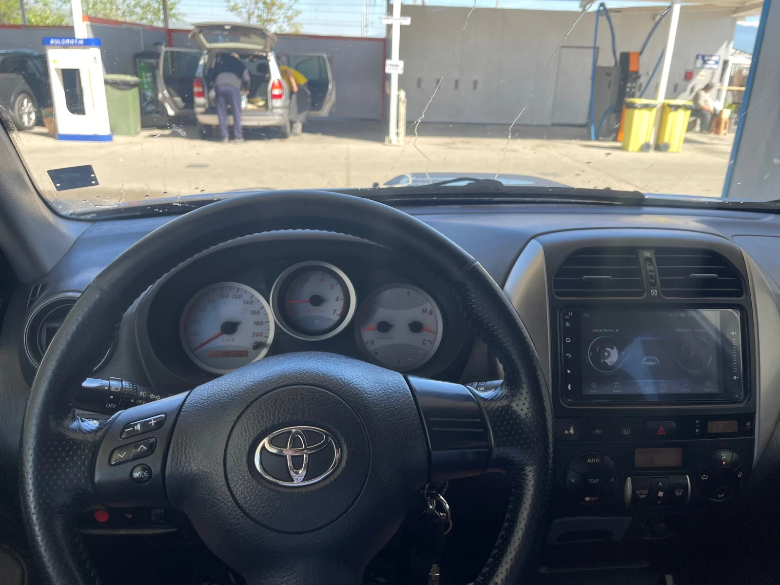 Toyota Rav4 TOYOTA RAV 4 2.0 d4d - изображение 2