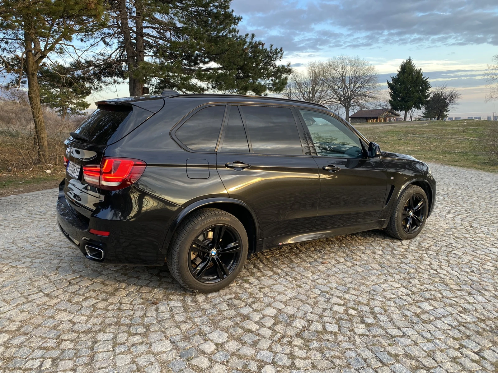 BMW X5 xDrive30d/M-Pack/ОБДУХВАНЕ/360-КАМЕРИ/ПАНОРАМА/FUL - изображение 4