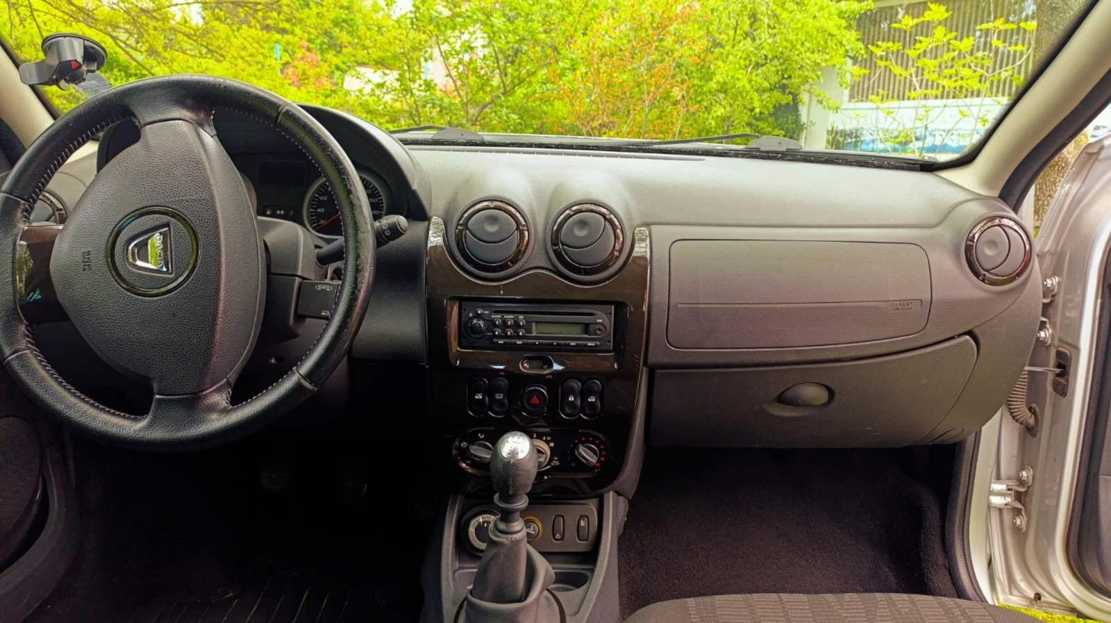 Dacia Duster Laureate , снимка 5 - Автомобили и джипове - 54976048