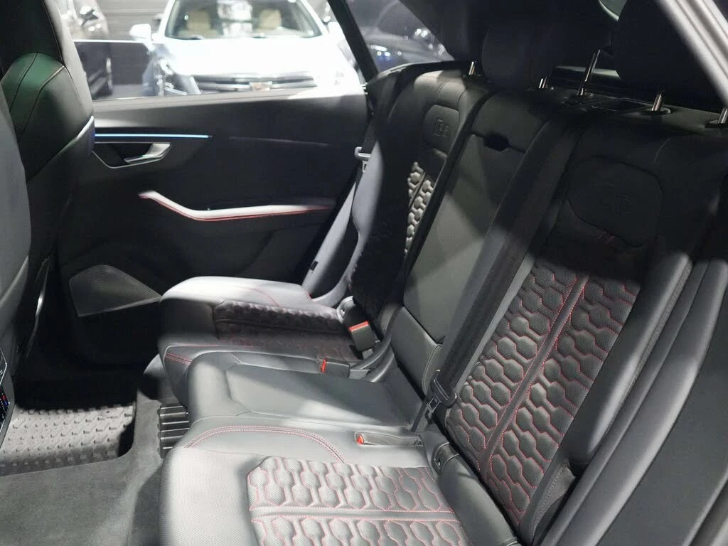 Audi RSQ8 4.0T quattro AWD* АвтоКредит * (Цена до БГ), снимка 11 - Автомобили и джипове - 55426225
