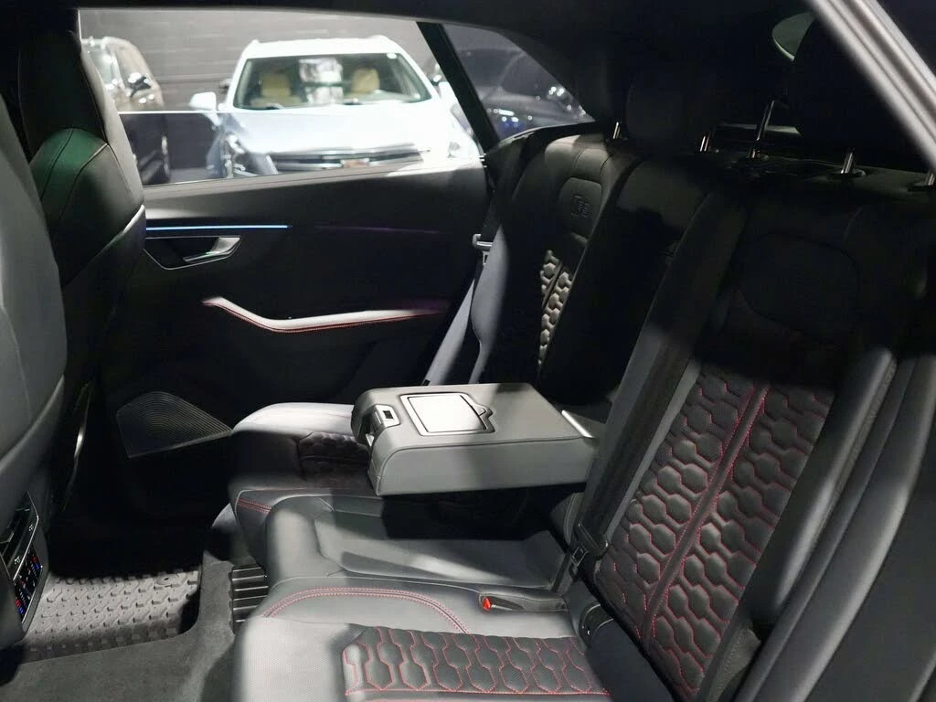Audi RSQ8 4.0T quattro AWD* АвтоКредит * (Цена до БГ), снимка 12 - Автомобили и джипове - 55426225