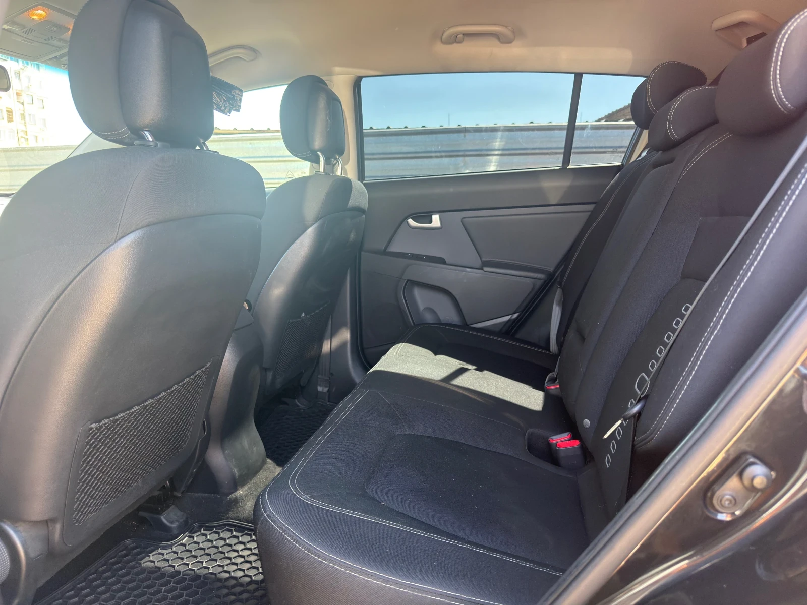 Kia Sportage 1.6 BENZIN/97000km, снимка 10 - Автомобили и джипове - 56002125