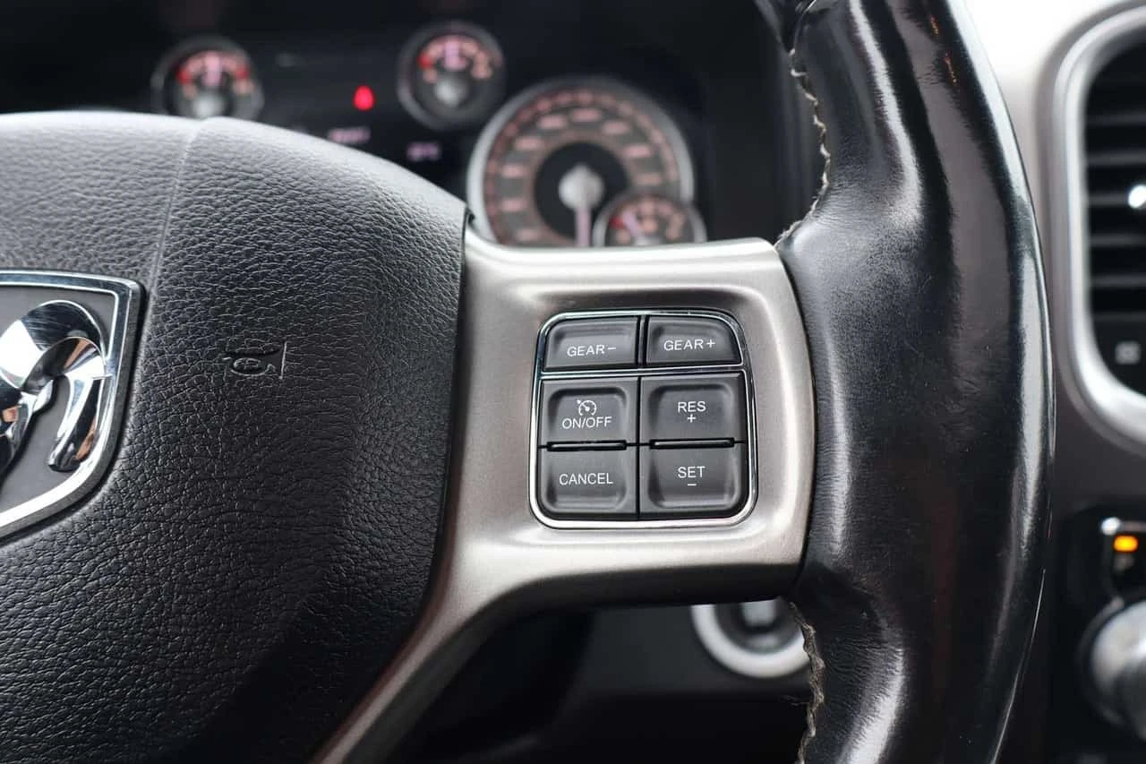 Dodge RAM 1500 * Limited Crew Cab 4WD | No Accidents | Certified  | Mobile.bg � ����������� 14