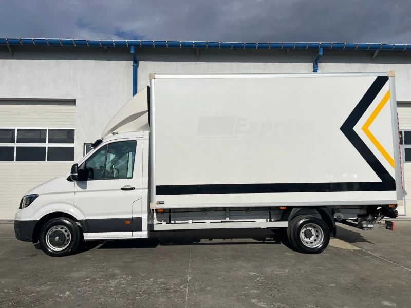 VW Crafter 2020г / 4.45 дължина / Падащ борд / Б-категория, снимка 4 - Бусове и автобуси - 52503443