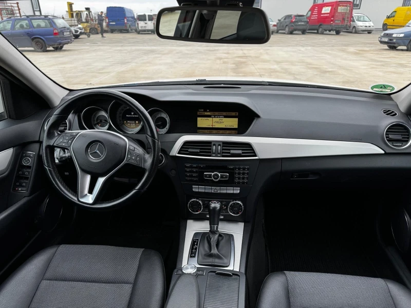 Mercedes-Benz C 220 Avantgarde, снимка 11 - Автомобили и джипове - 48227225