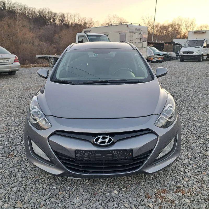 Hyundai I30 1.6 CRDI, снимка 3 - Автомобили и джипове - 49354694