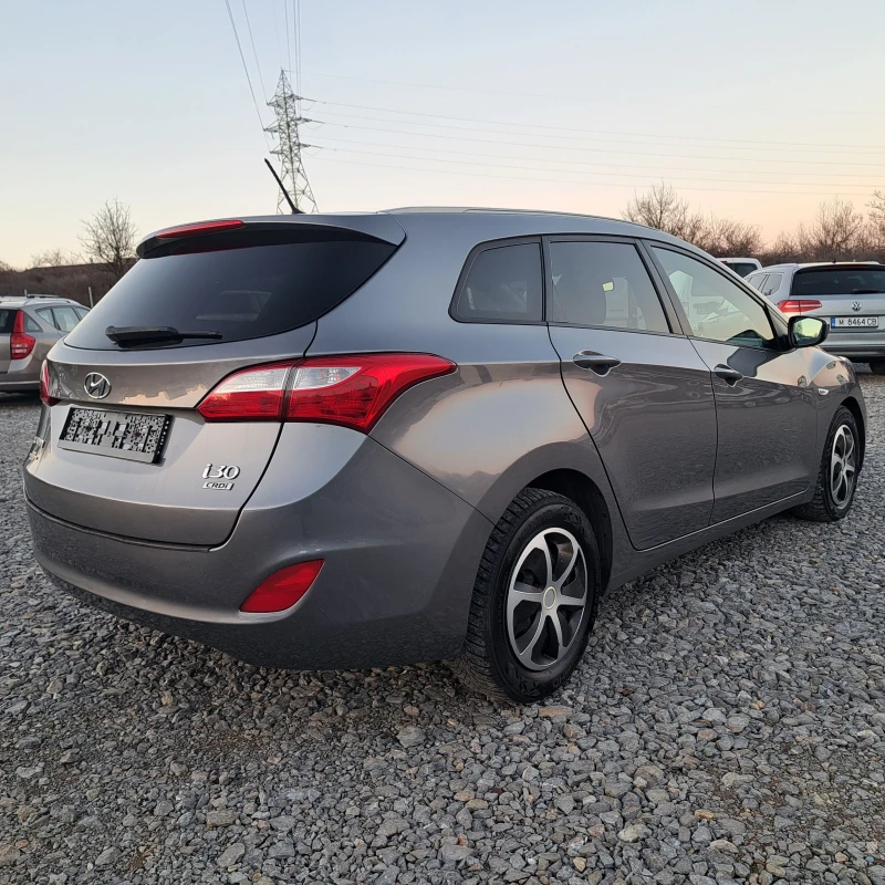 Hyundai I30 1.6 CRDI, снимка 8 - Автомобили и джипове - 49354694