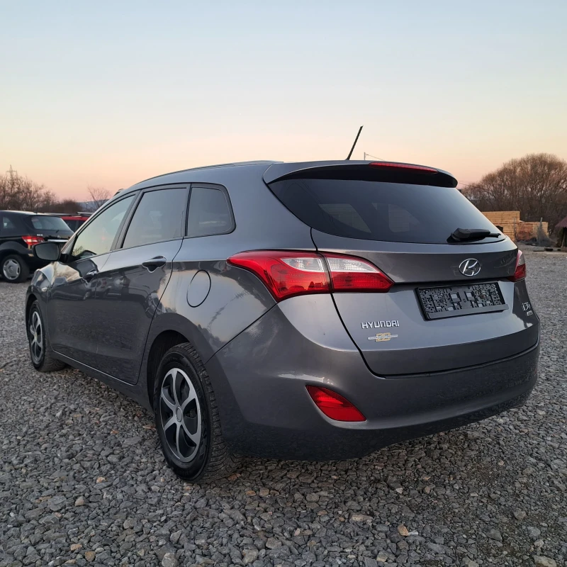 Hyundai I30 1.6 CRDI, снимка 7 - Автомобили и джипове - 49354694