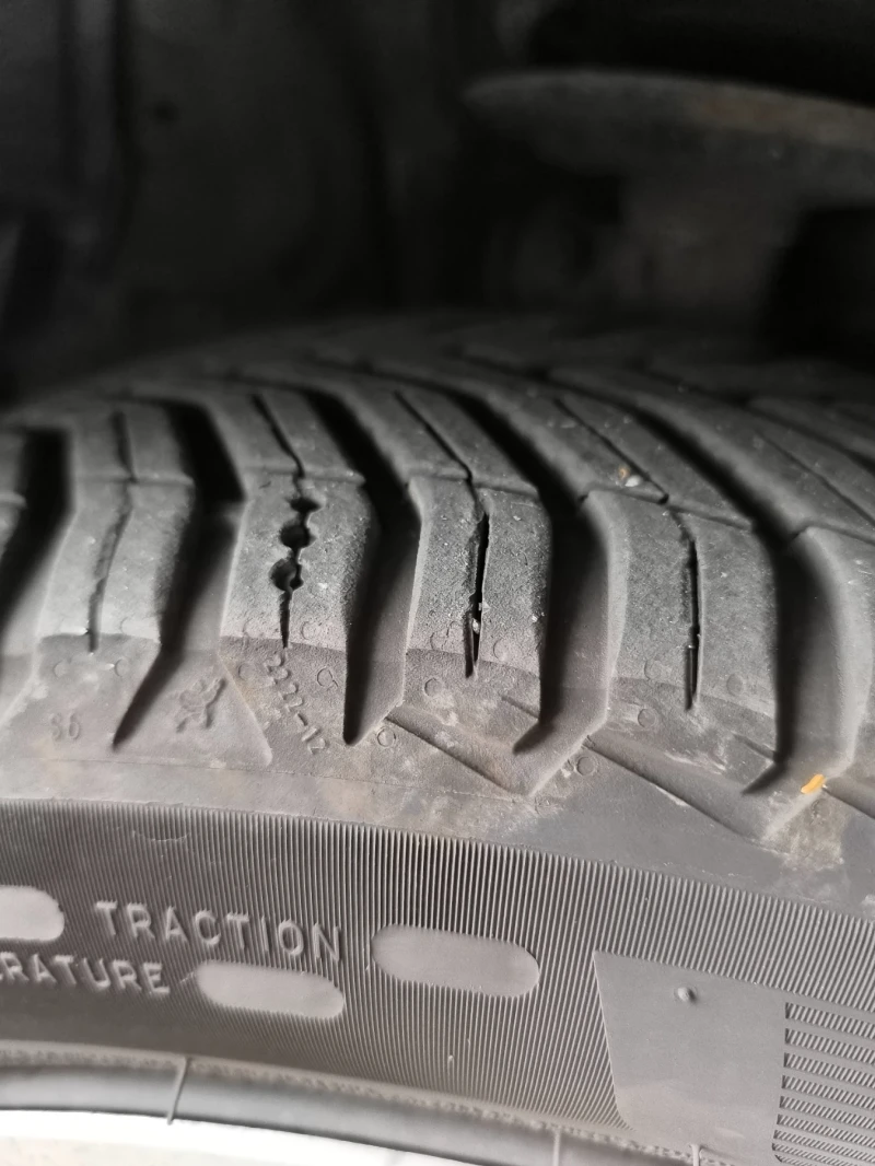 Toyota Verso S, снимка 13 - Автомобили и джипове - 51842368