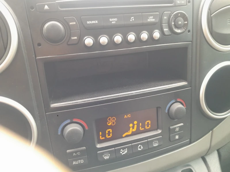 Citroen Berlingo 1.6, снимка 13 - Автомобили и джипове - 52806150