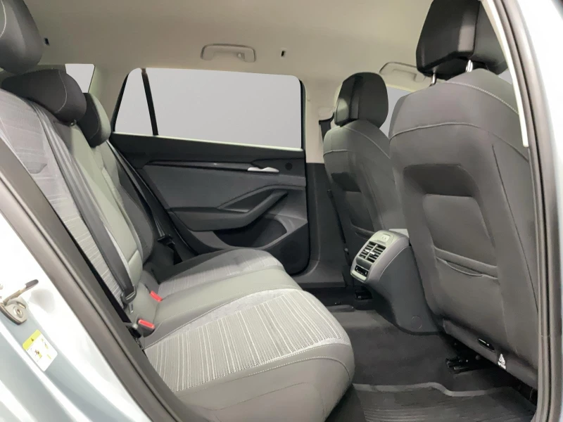 Skoda Superb 2.0TDI* DISTR* 360CAM* LED* CARPLAY* , снимка 12 - Автомобили и джипове - 52454820