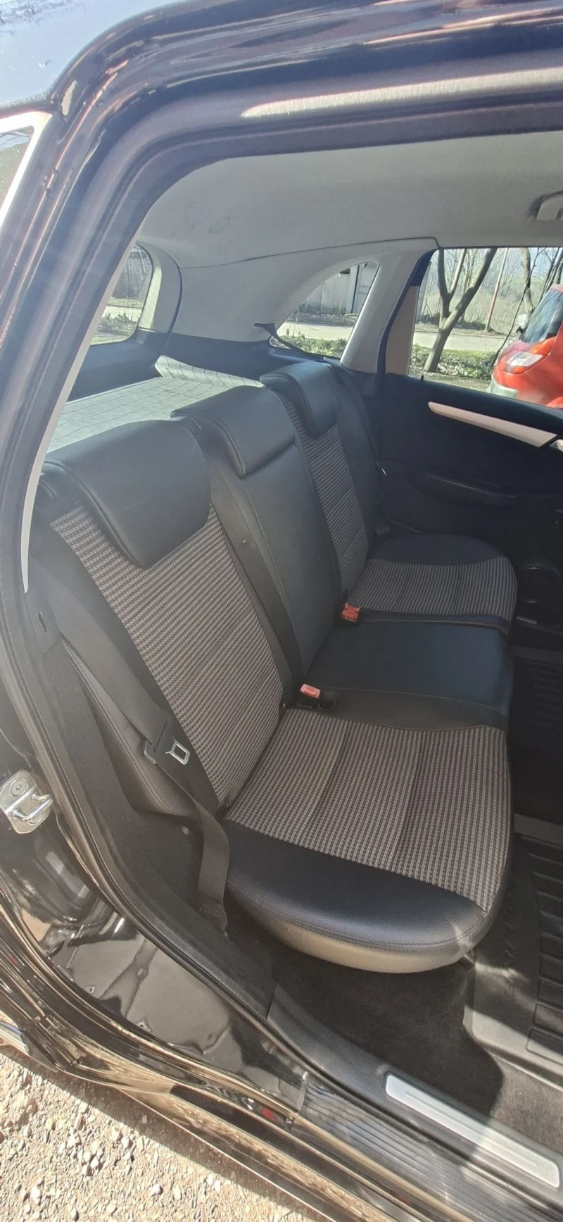 Mercedes-Benz B 200 2.0 140 к.с AVANGARDE 6-скорости, снимка 14 - Автомобили и джипове - 53489284