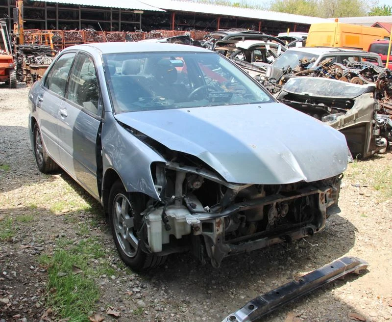 Mitsubishi Lancer 1.6 i   ЗА ЧАСТИ , снимка 3 - Автомобили и джипове - 49101886