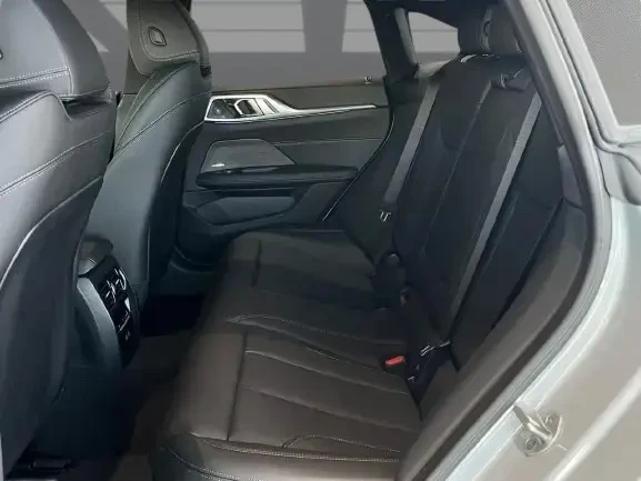 BMW i4 eDrive 35 Gran Coupe = M-Sport = Гаранция, снимка 9 - Автомобили и джипове - 53914959