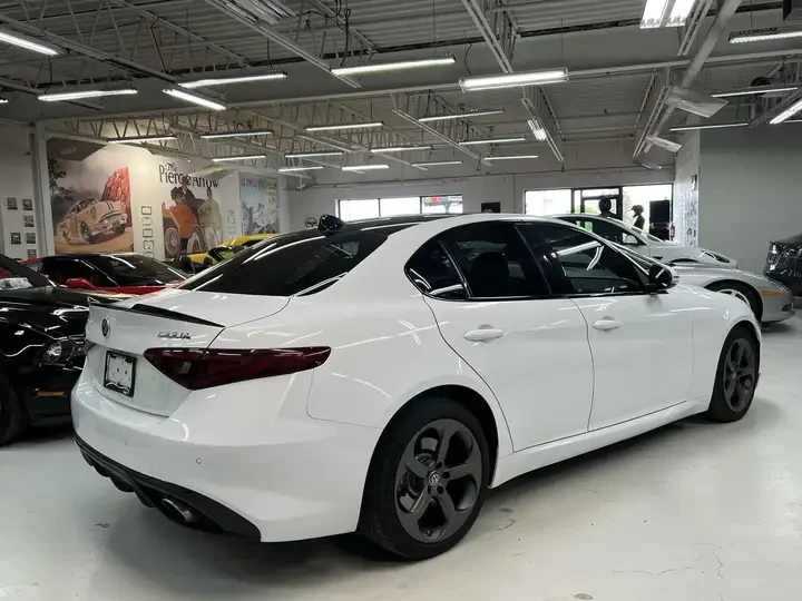 Alfa Romeo Giulia TI Q4 !PANO! !КАМЕРИ! #SPECIAL#, снимка 5 - Автомобили и джипове - 54962673