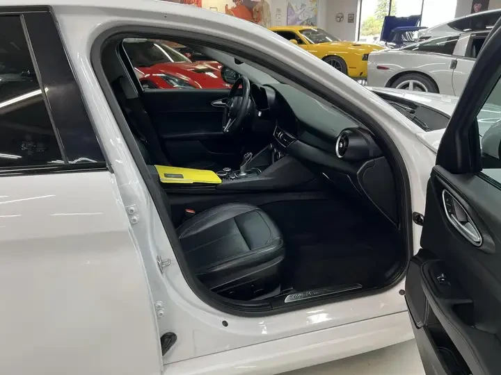 Alfa Romeo Giulia TI Q4 !PANO! !КАМЕРИ! #SPECIAL#, снимка 15 - Автомобили и джипове - 54962673