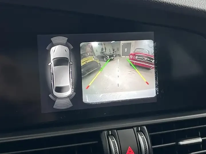 Alfa Romeo Giulia TI Q4 !PANO! !КАМЕРИ! #SPECIAL#, снимка 12 - Автомобили и джипове - 54962673