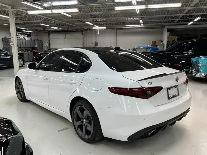 Alfa Romeo Giulia TI Q4 !PANO! !КАМЕРИ! #SPECIAL#, снимка 6 - Автомобили и джипове - 54962673