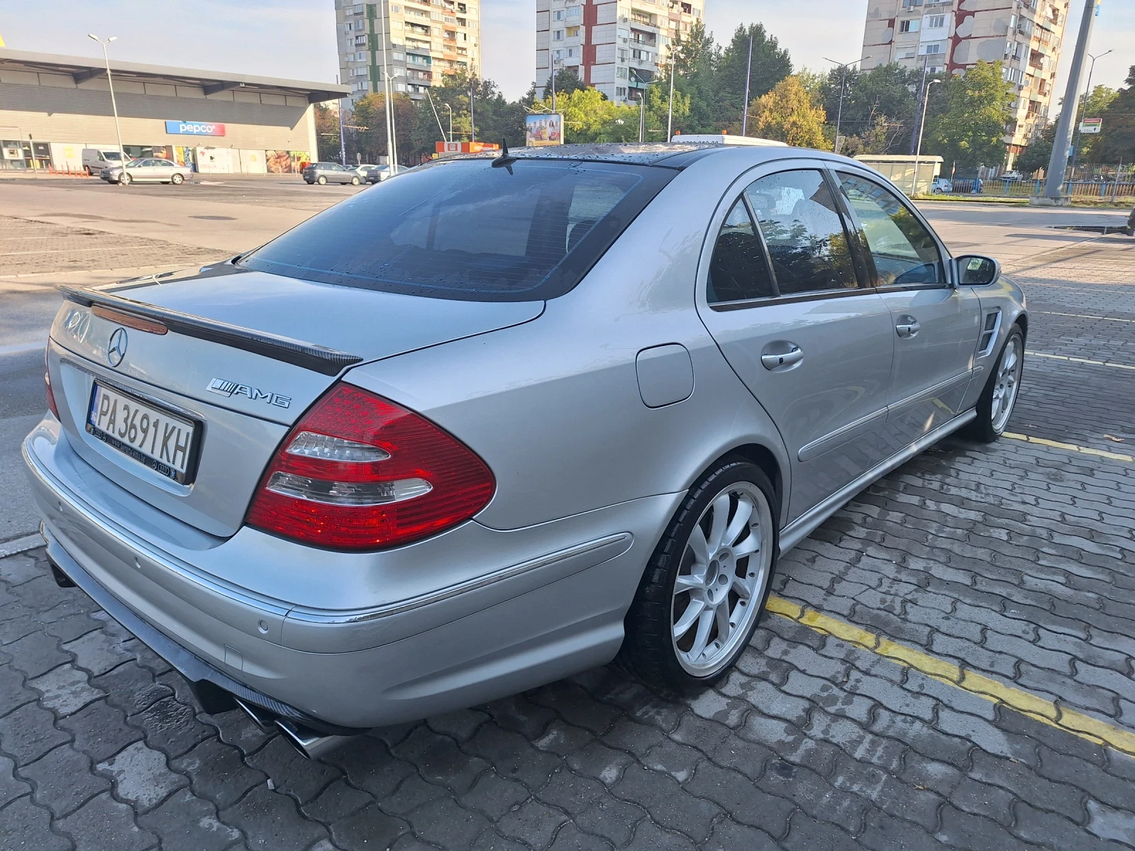 Mercedes-Benz E 55 AMG  - изображение 5