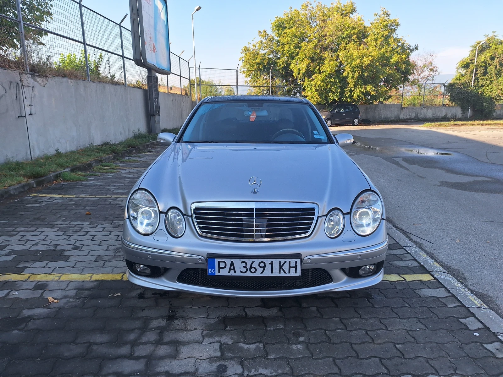 Mercedes-Benz E 55 AMG  - изображение 3