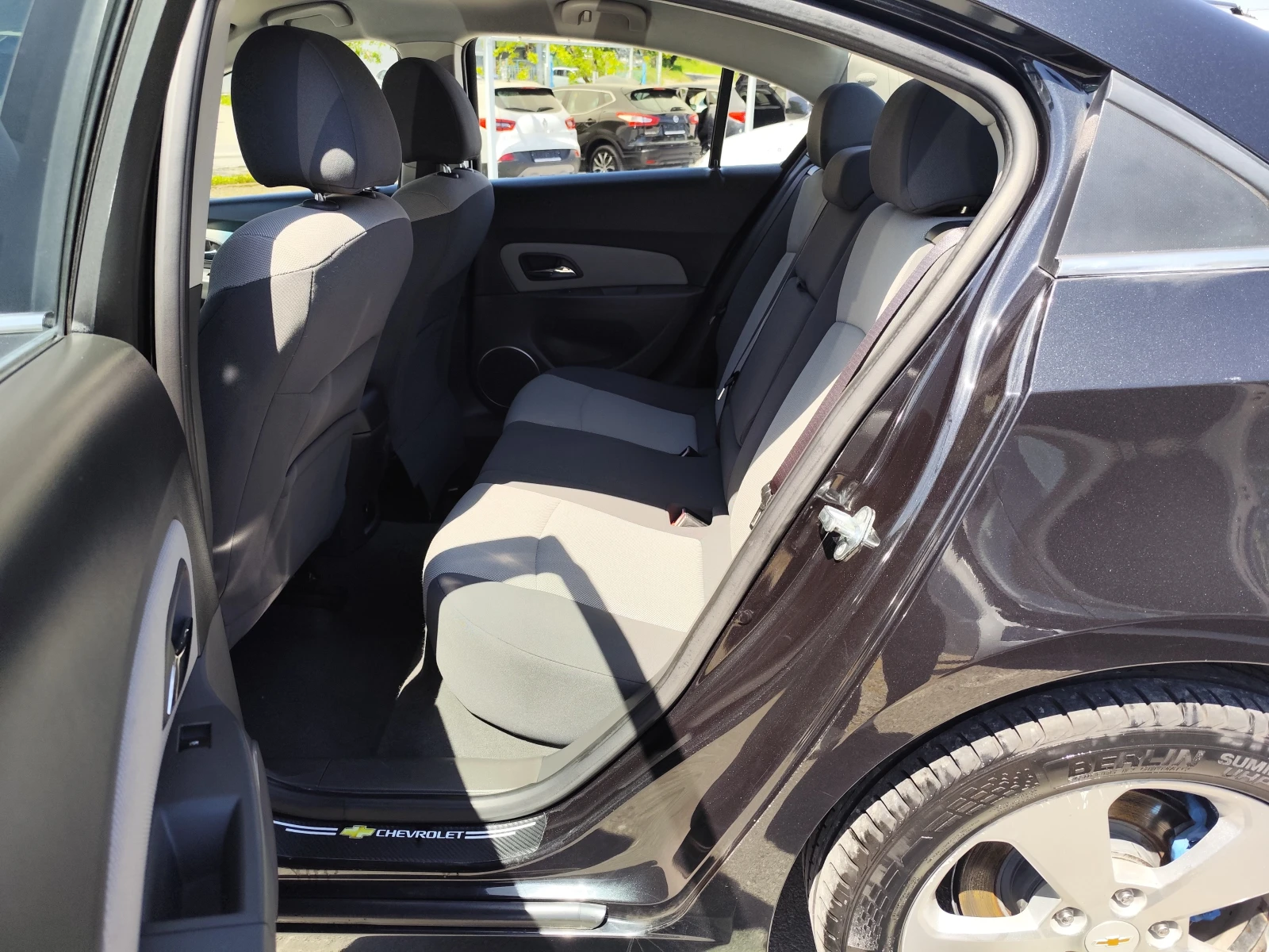 Chevrolet Cruze 2.0VDCi* KLIMATRONIK*  - изображение 10