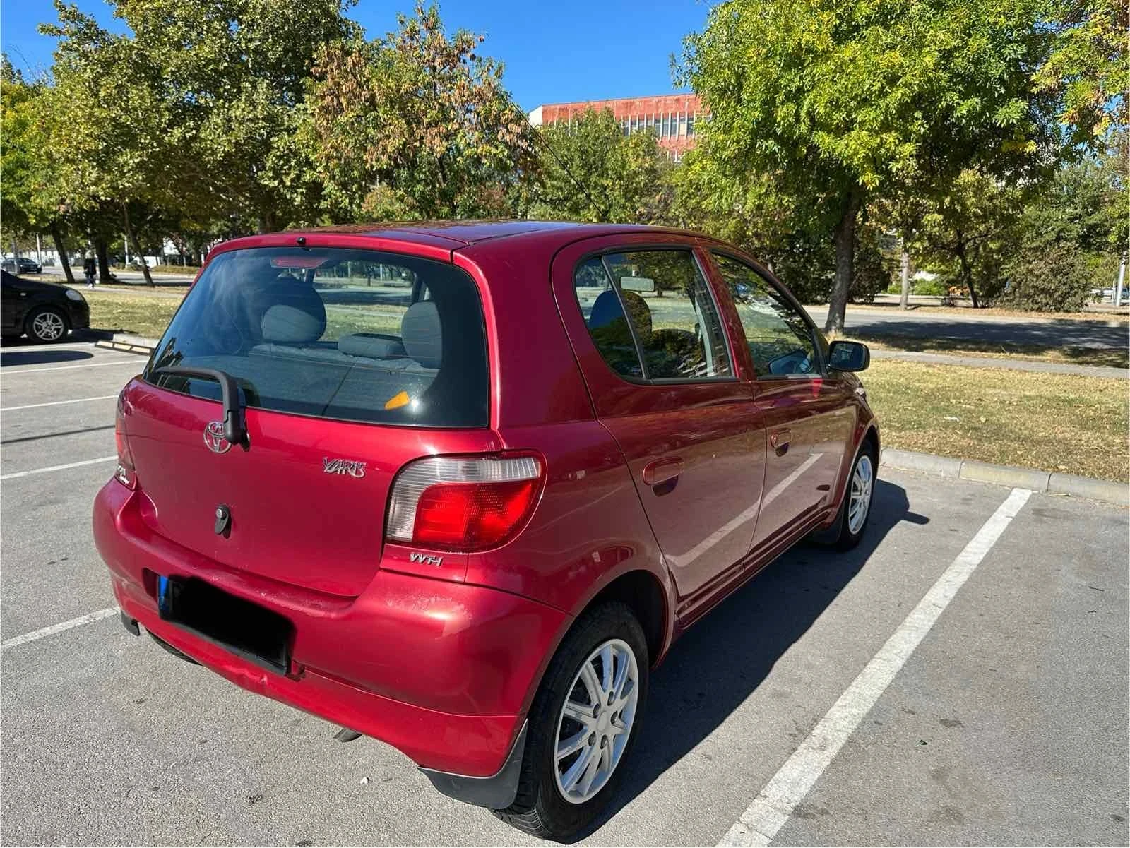 Toyota Yaris 1.0 - изображение 4