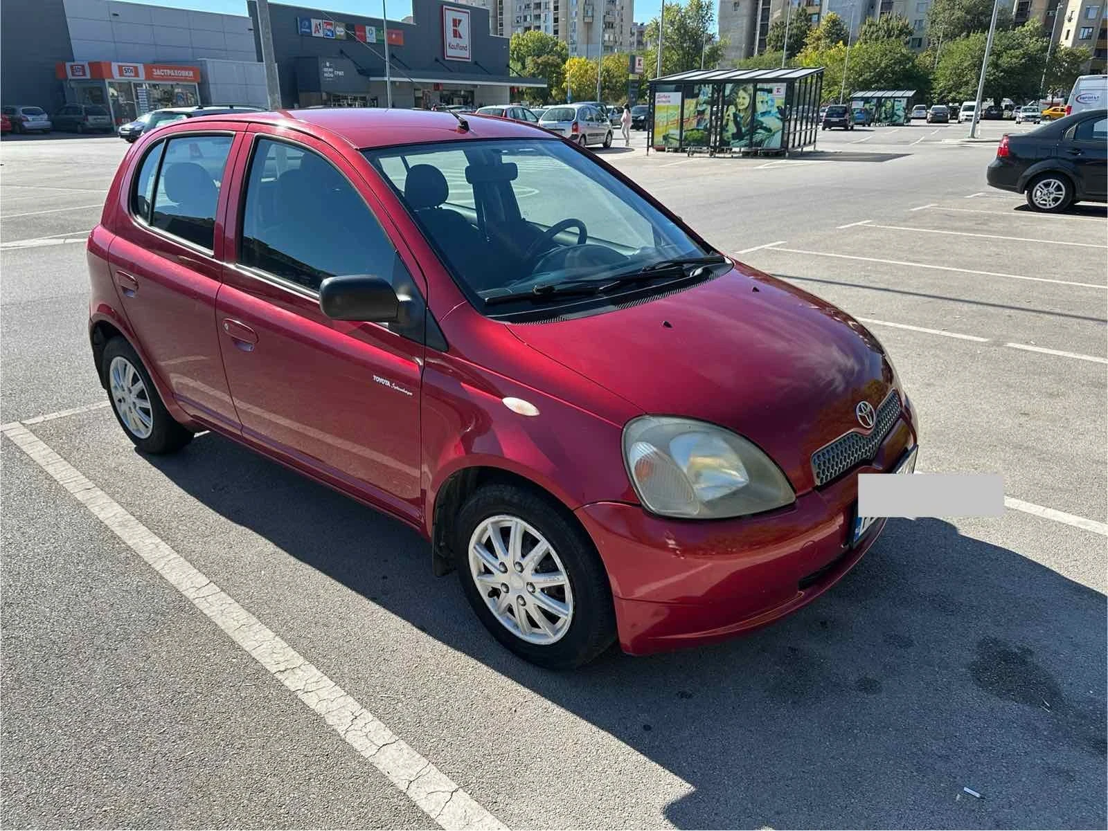 Toyota Yaris 1.0 - изображение 2