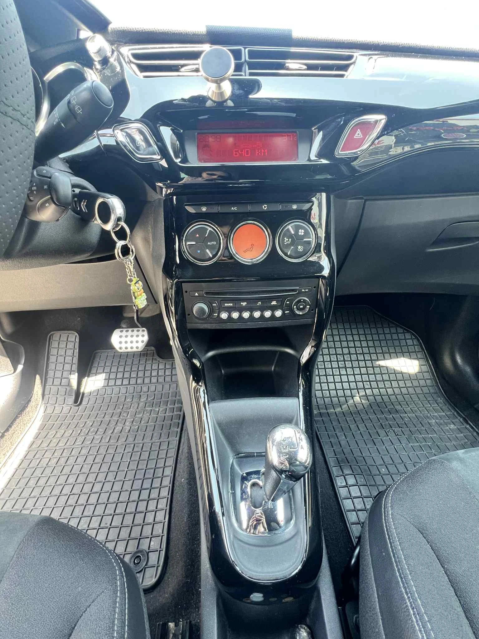 Citroen DS3  - изображение 8