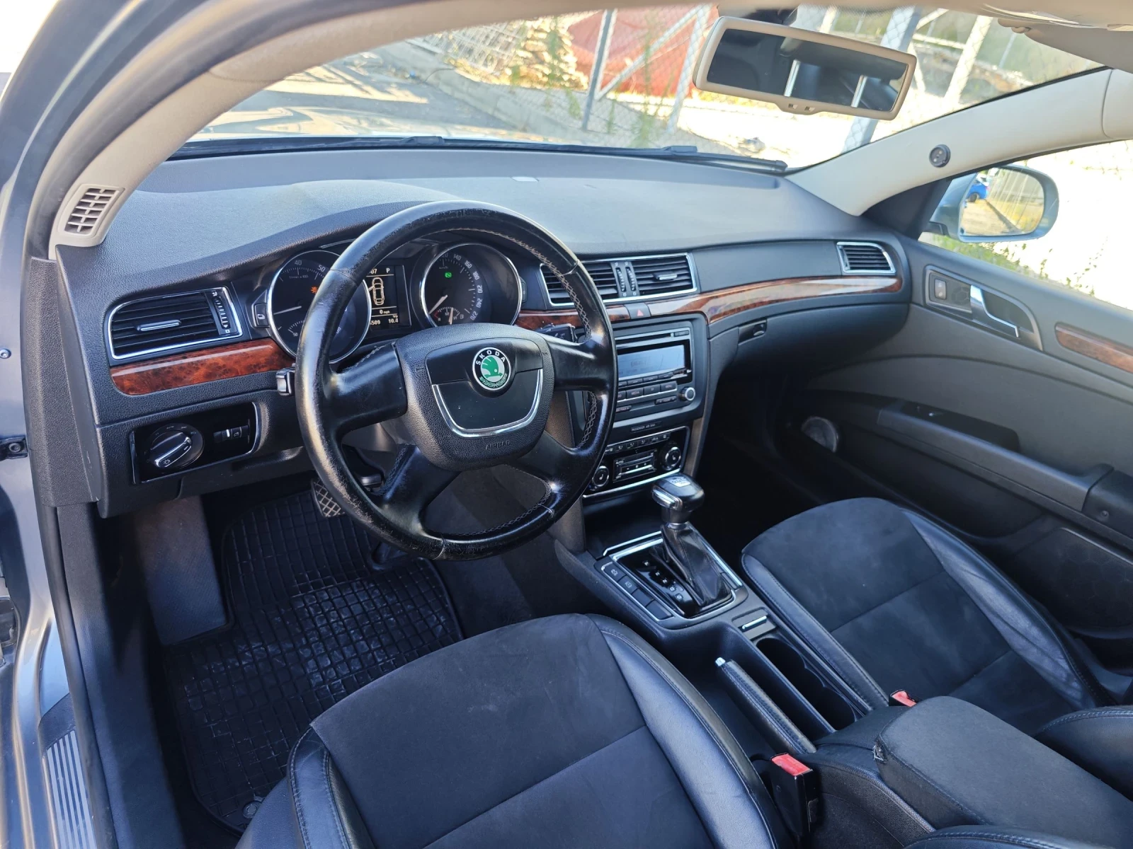Skoda Superb 3.6 4x4 FULL - изображение 10