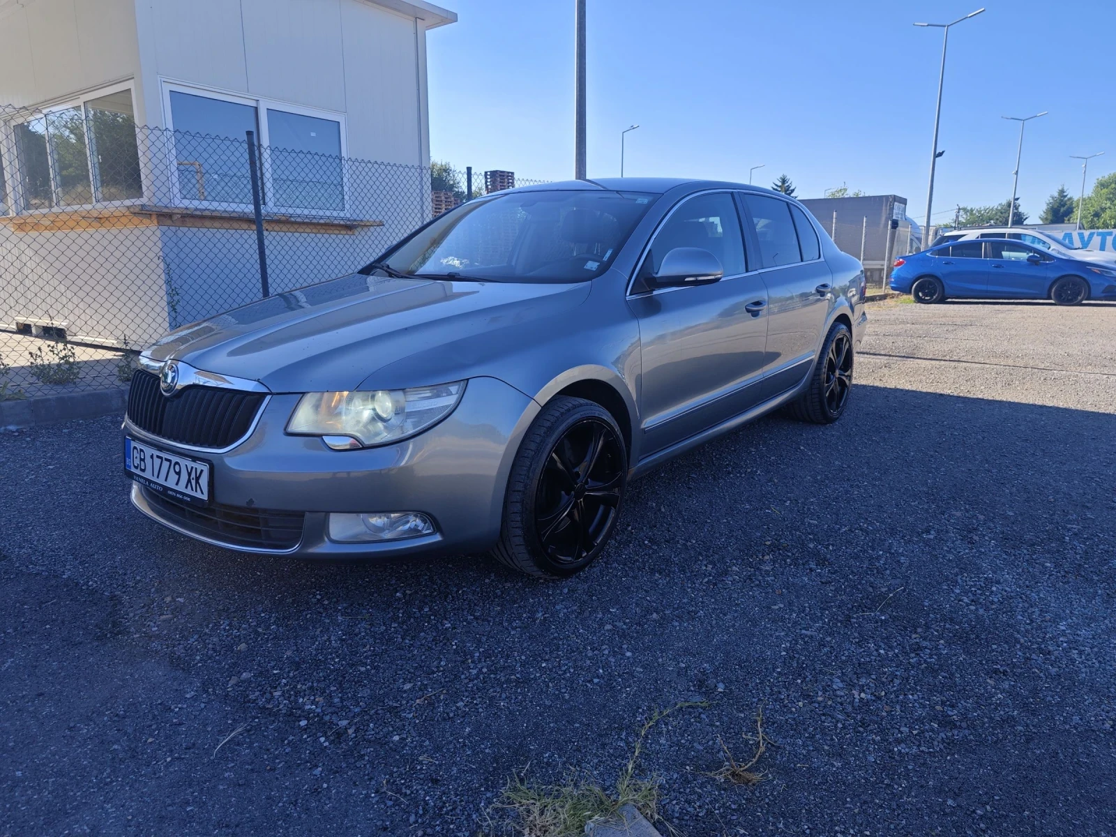 Skoda Superb 3.6 4x4 FULL - изображение 2