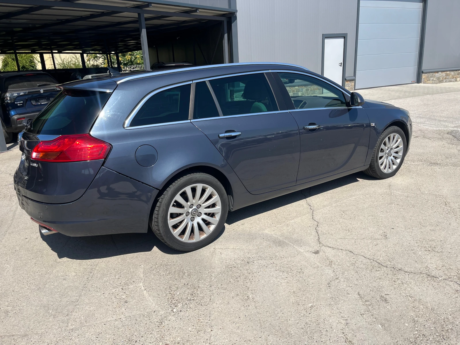 Opel Insignia 1.6 i 180k.c - изображение 10