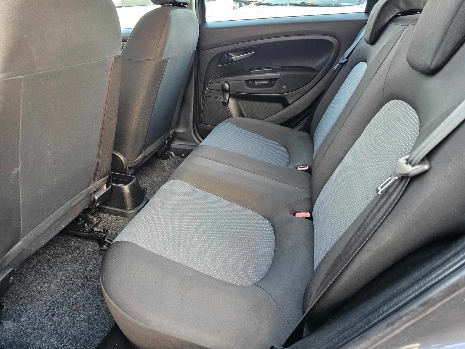 Fiat Punto 1.4i, 77к.с., GPL - изображение 10