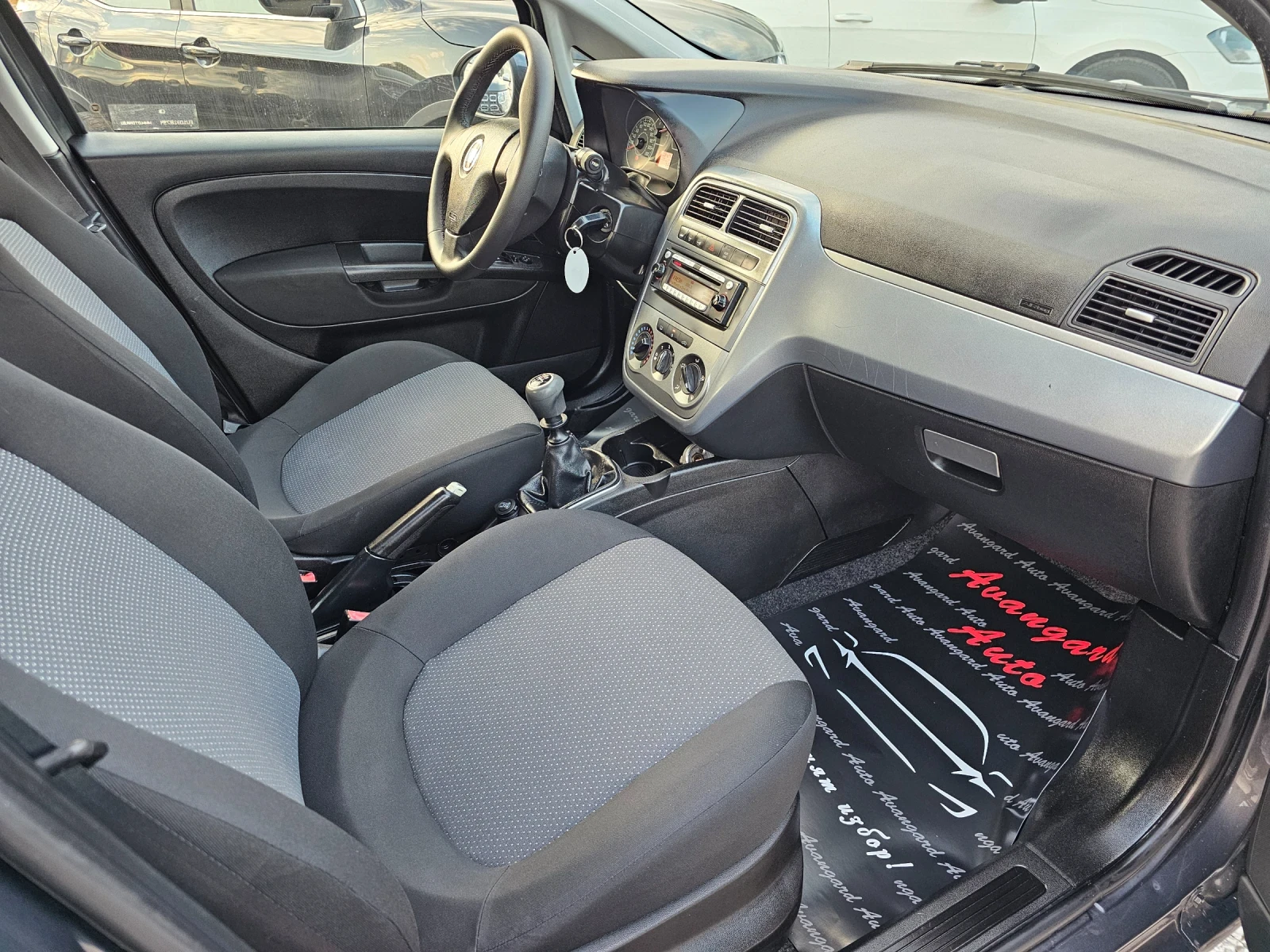 Fiat Punto 1.4i, 77к.с., GPL - изображение 9