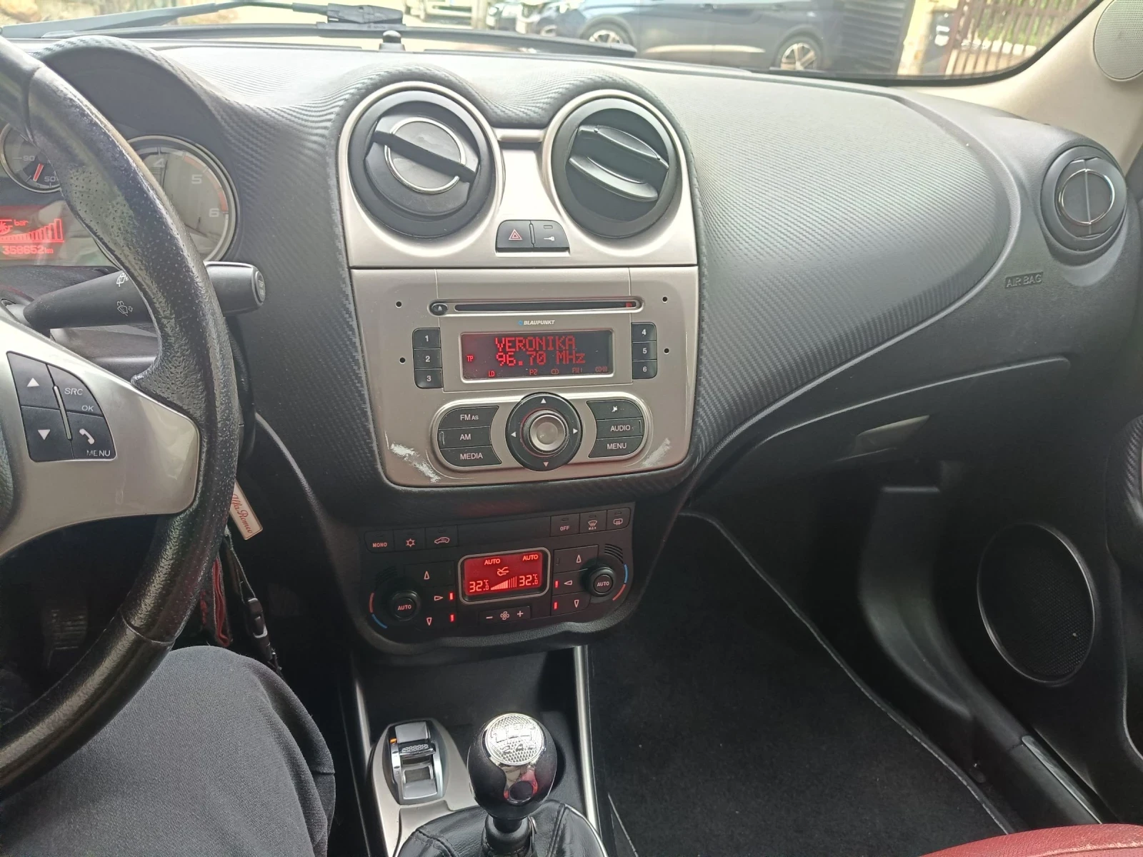 Alfa Romeo MiTo 1.6 120кс, снимка 11 - Автомобили и джипове - 53786904