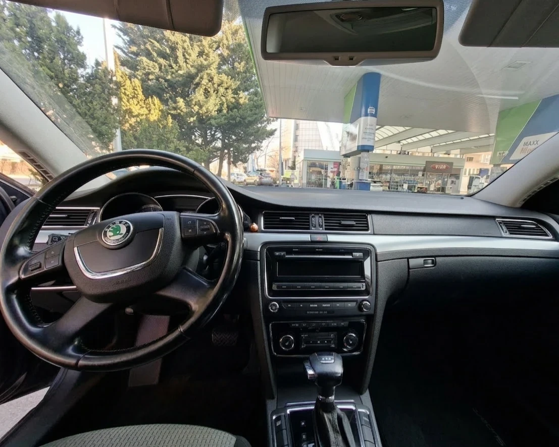 Skoda Superb, снимка 9 - Автомобили и джипове - 53844339