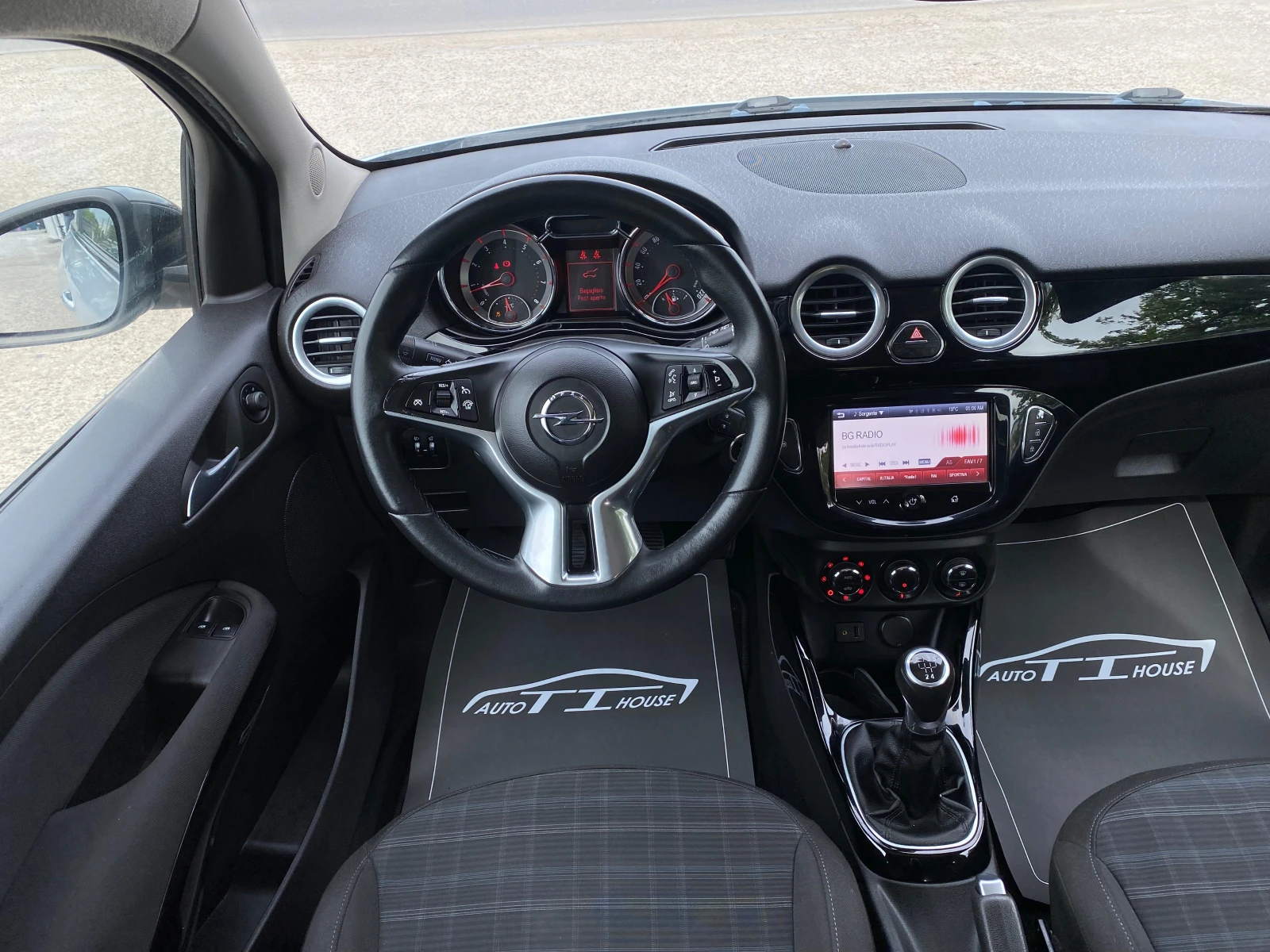 Opel Adam 1.4* LPG* , снимка 11 - Автомобили и джипове - 54629288
