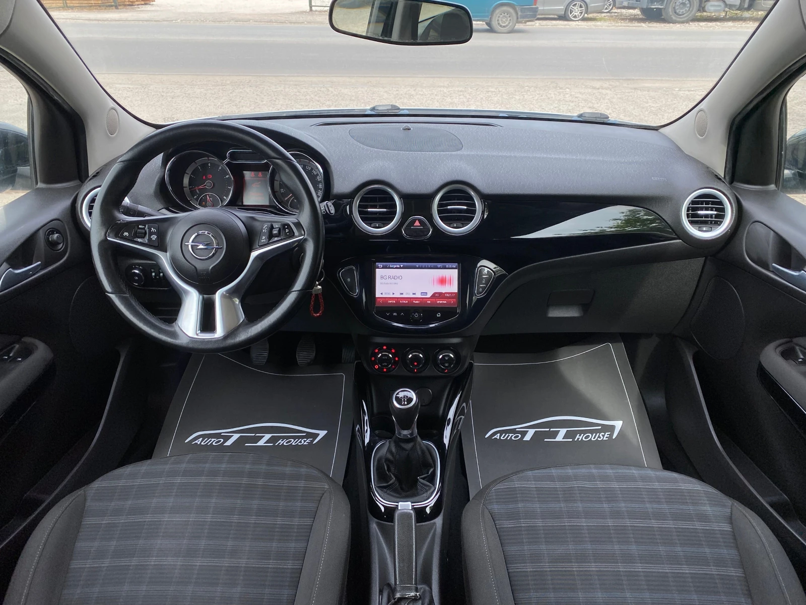 Opel Adam 1.4* LPG* , снимка 9 - Автомобили и джипове - 54629288