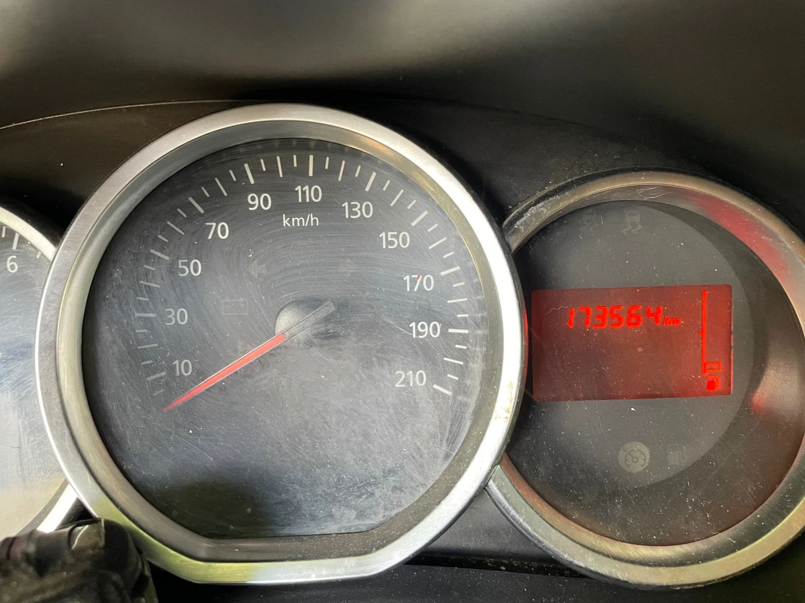 Dacia Logan 1.5 Diesel, снимка 15 - Автомобили и джипове - 54809778