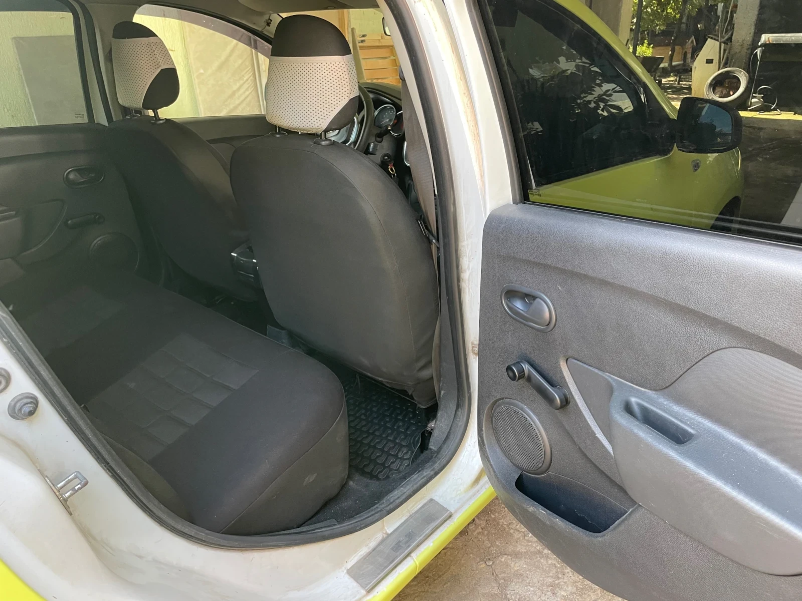 Dacia Logan 1.5 Diesel, снимка 11 - Автомобили и джипове - 54809778