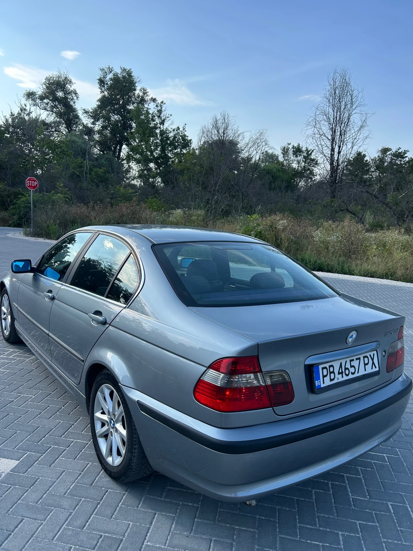 BMW 320, снимка 4 - Автомобили и джипове - 55474350