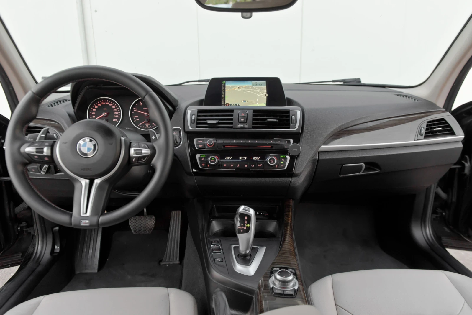 BMW 118 Bmw 118D* 150к.с* ПОДГРЕВ* КОЖА* , снимка 12 - Автомобили и джипове - 56002755